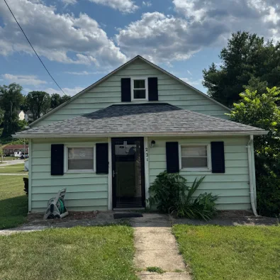 221 Craig Ave